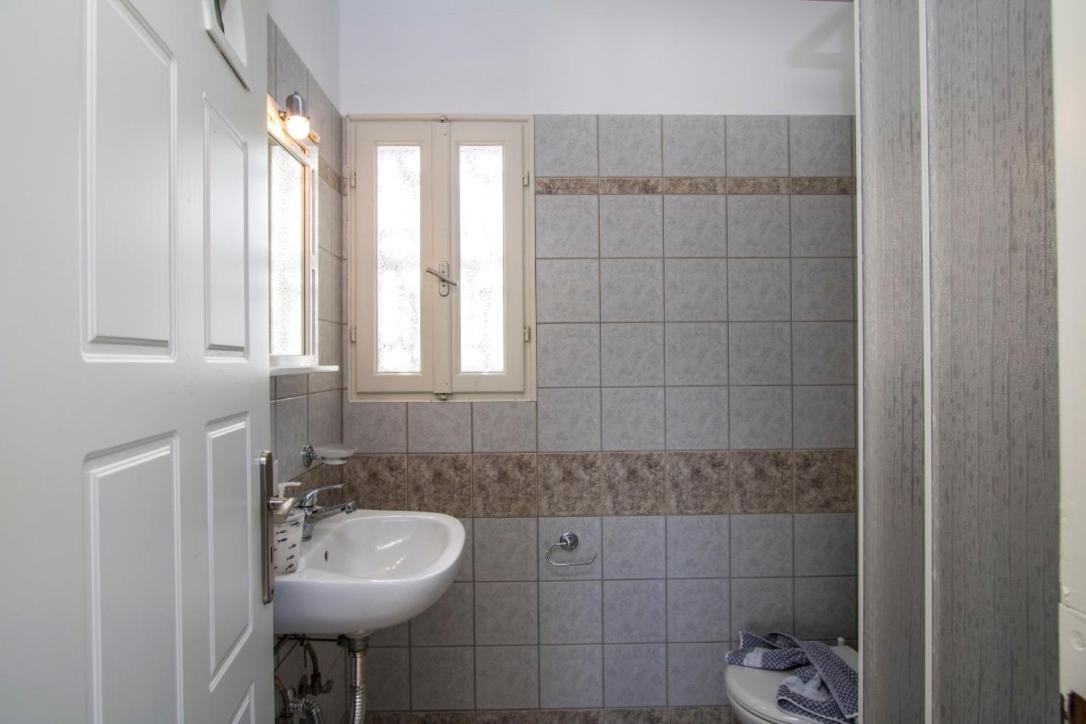 Akrothalassia Apartment Adamantas (Milos)
